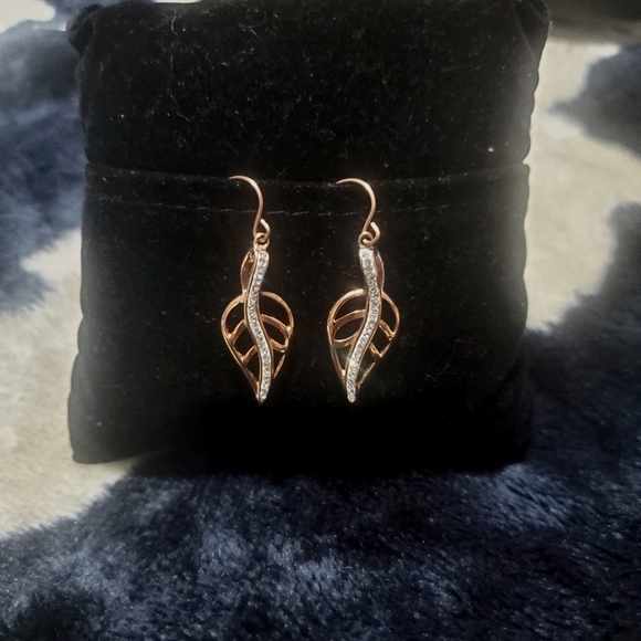 🧞♀️3 for $21🧞♀️Rose gold leaf earings